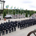 Soldater samlade i grupp under en övning.